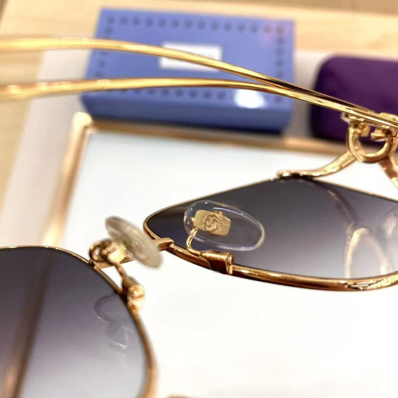 Gucci Women’s Oversized Glasses